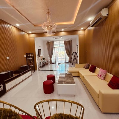 Miete eines geräumigen 4-stöckigen Hauses, Stadtteil Hoa Xuan, Da Nang, Vietnam